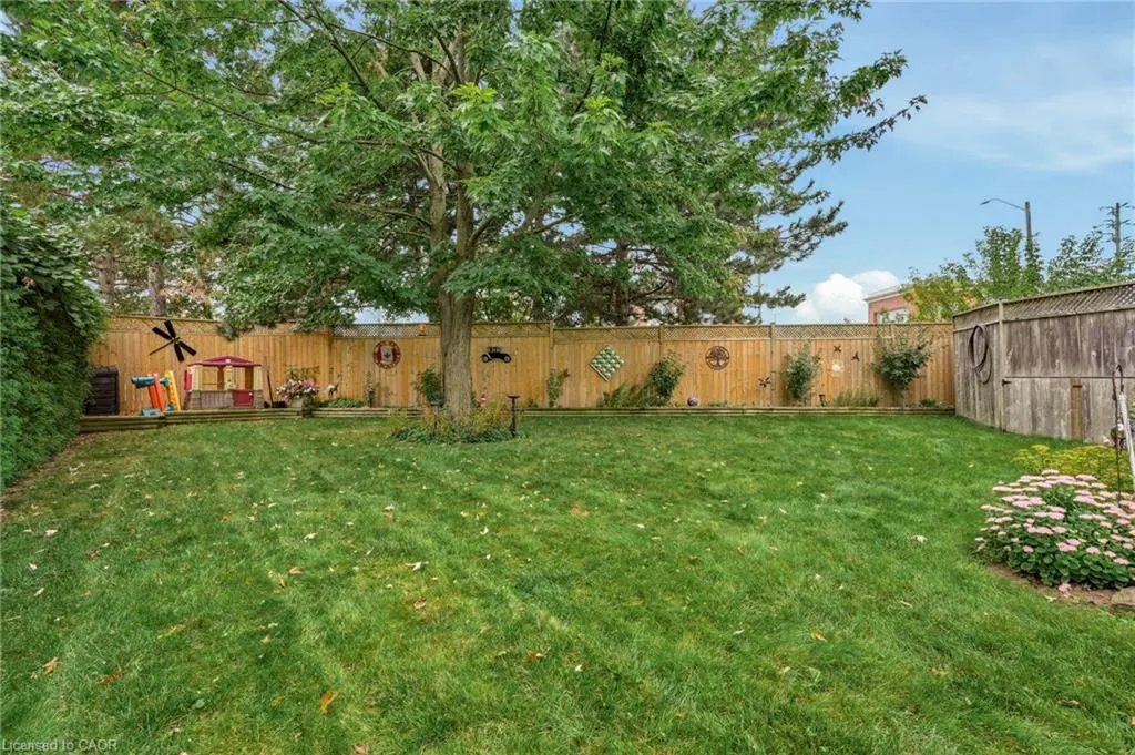 607 Clover Park Crescent