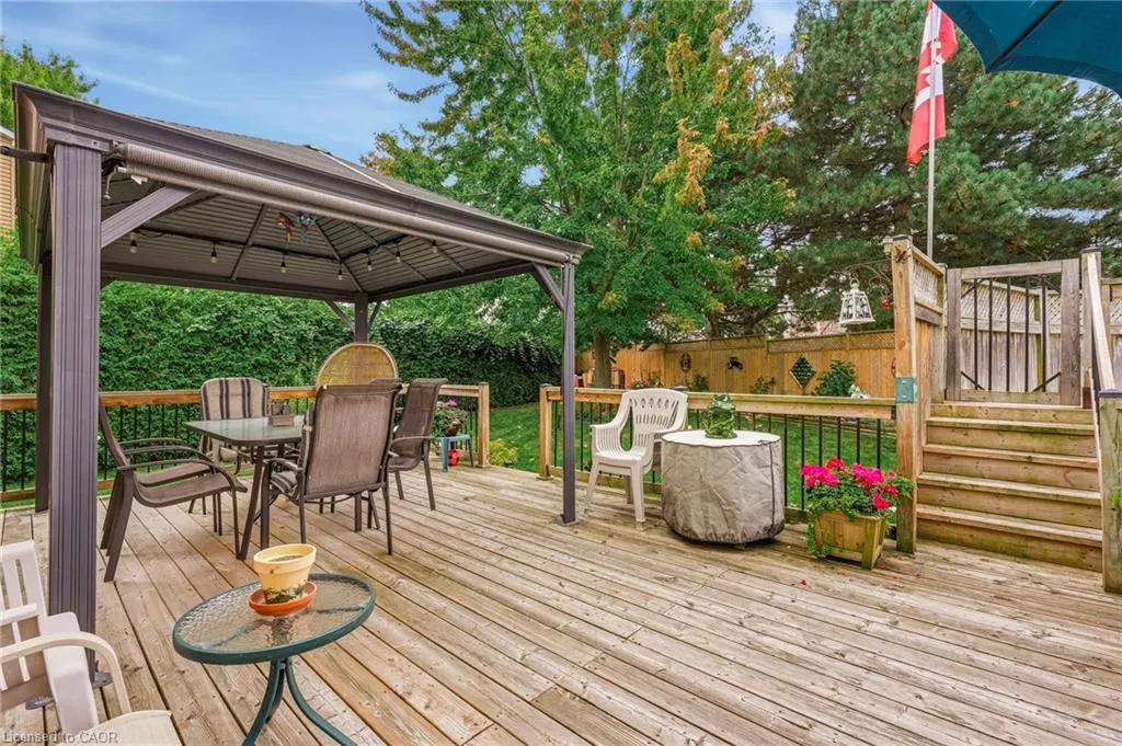607 Clover Park Crescent