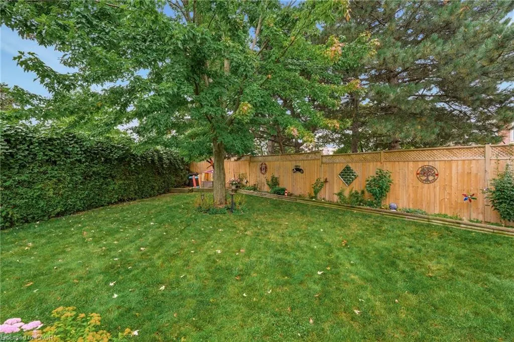 607 Clover Park Crescent