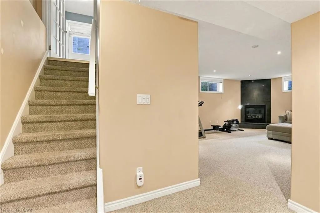 382 Mountain Laurel Crescent