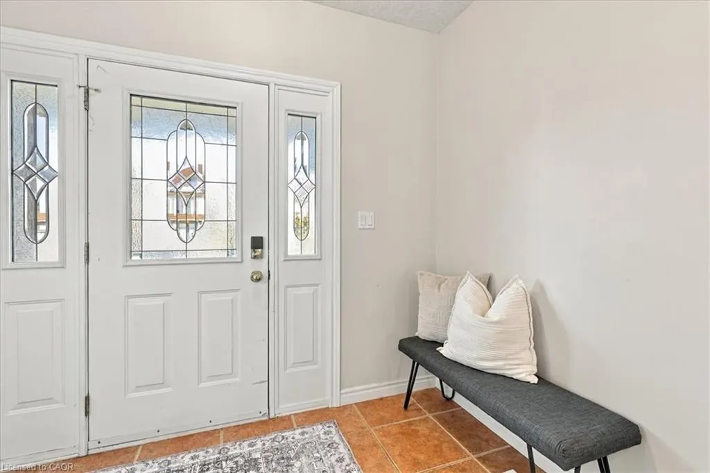 382 Mountain Laurel Crescent