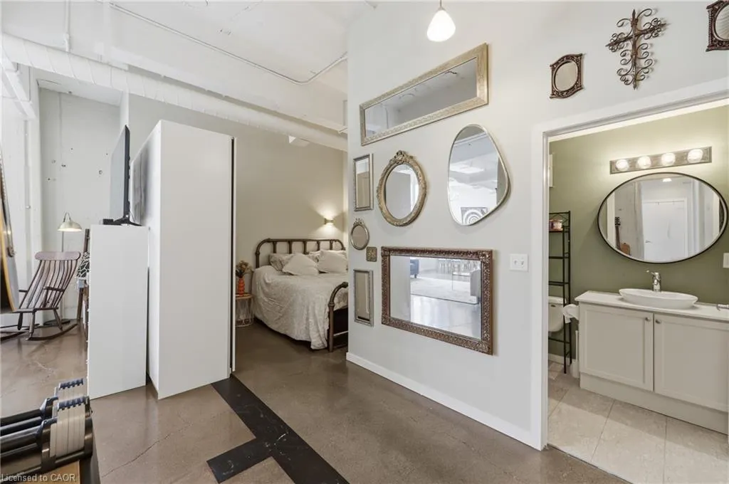 410 King Street W #307