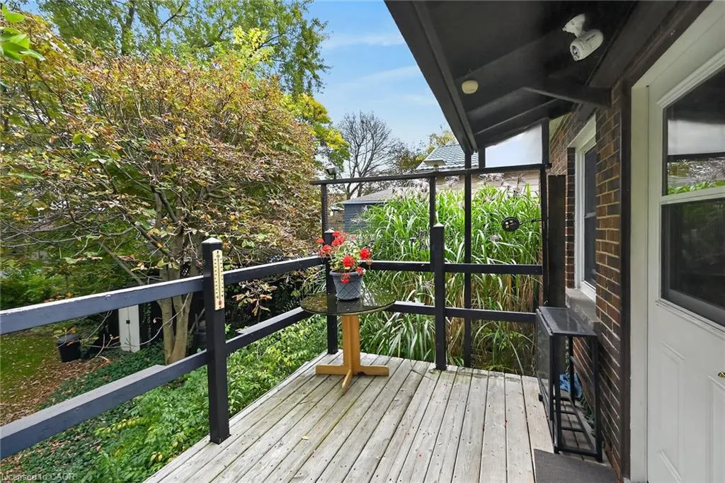 603 Upper Wentworth Street
