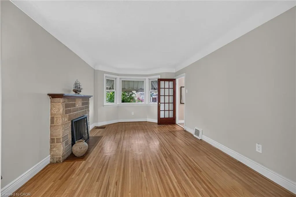 603 Upper Wentworth Street
