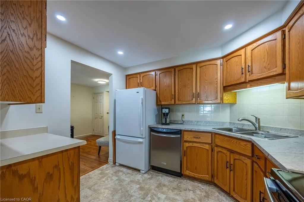 303 William Street #205
