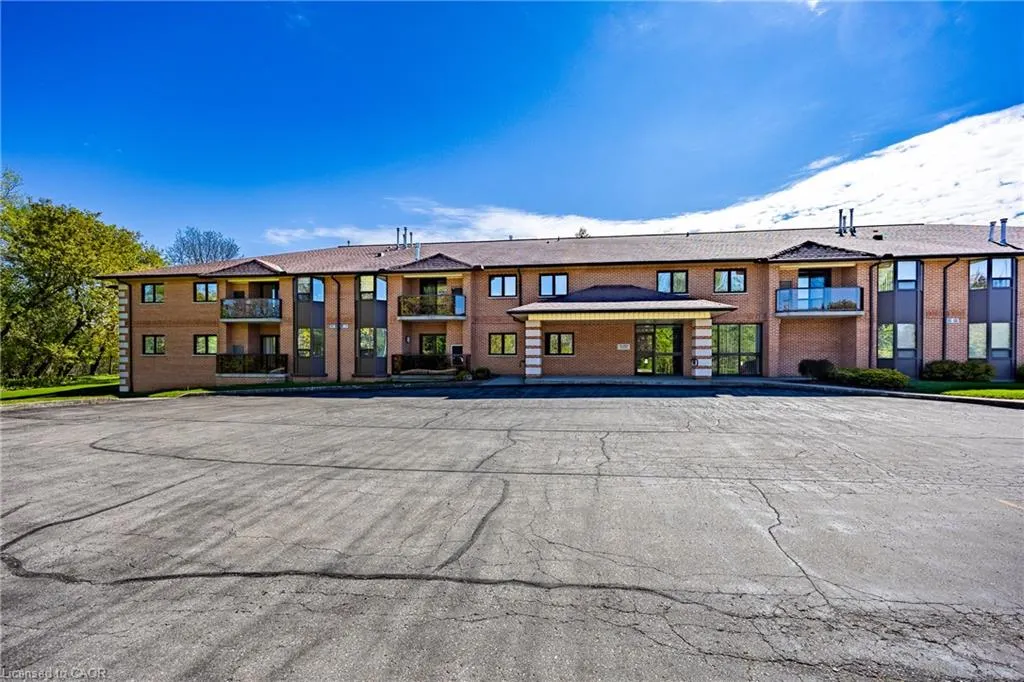 303 William Street #205