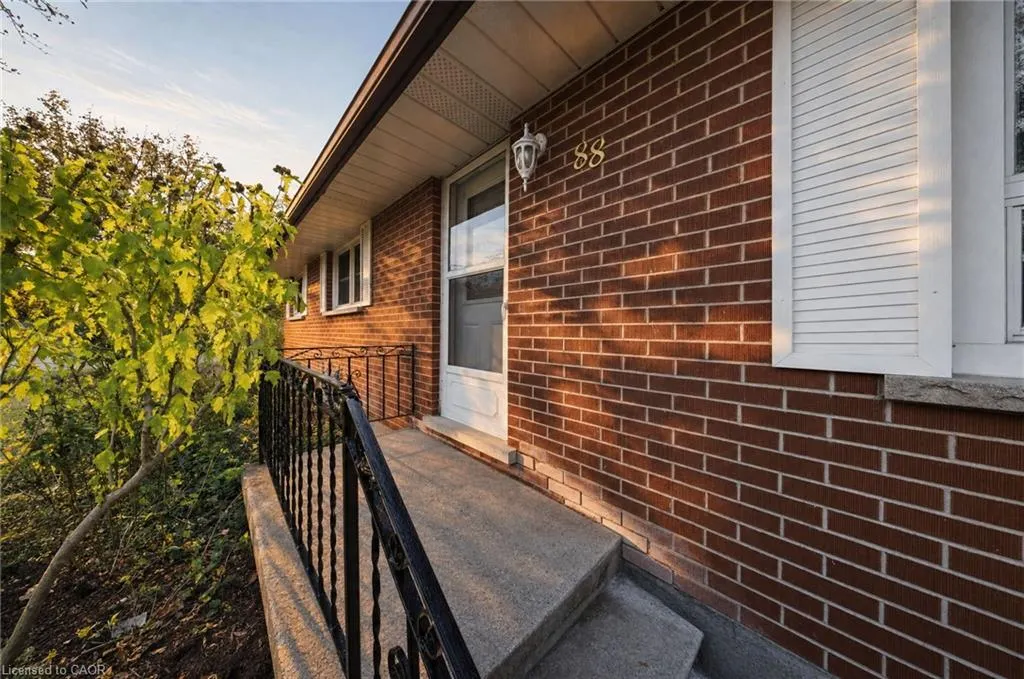 88 Sunnylea Crescent