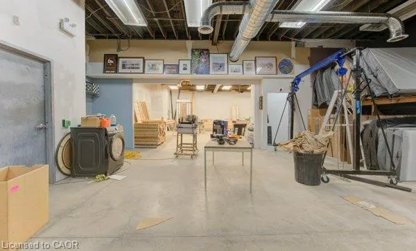 40 Lancaster Street W