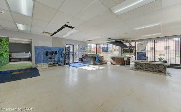 40 Lancaster Street W