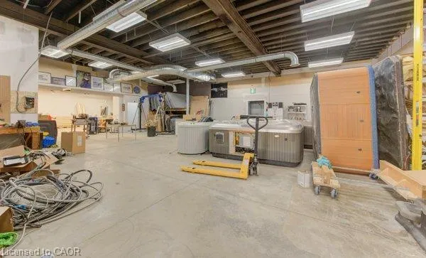 40 Lancaster Street W