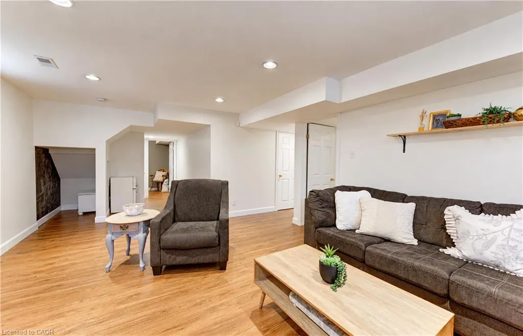 410 Sandy Cove Crescent