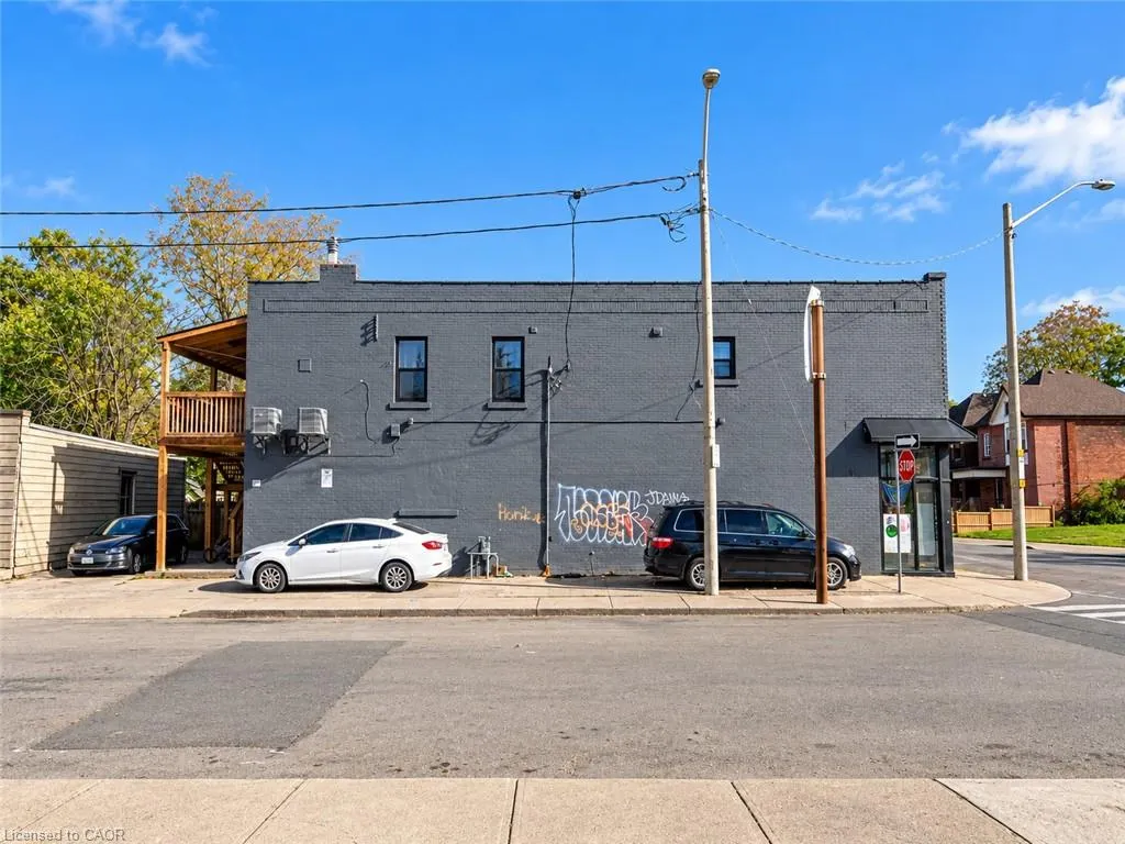 571-575 King Street E