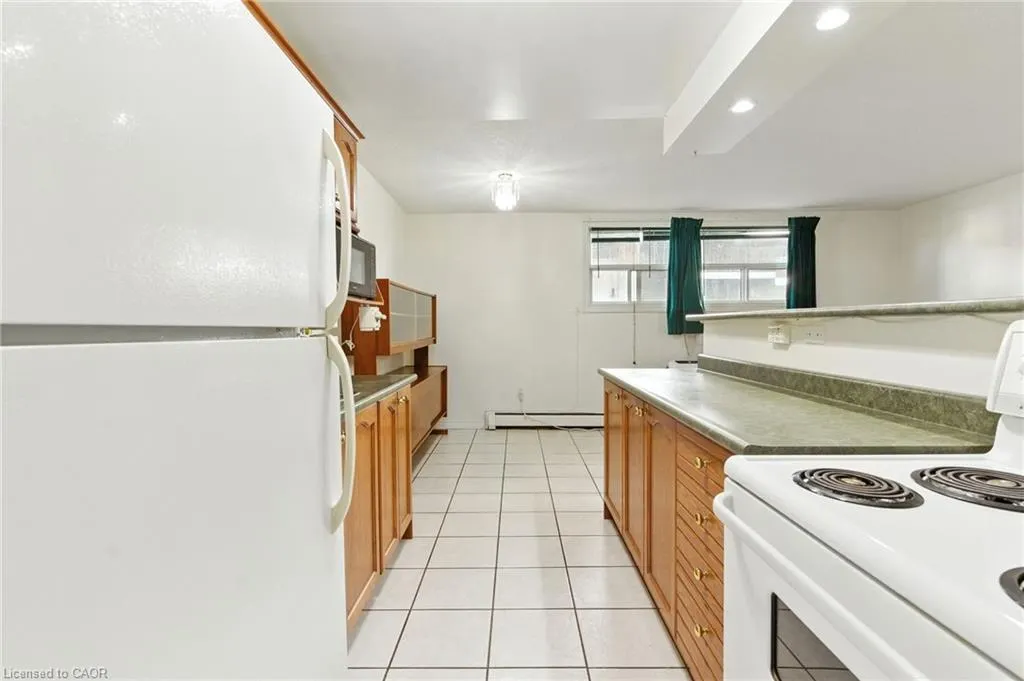 264 Oakdale Avenue #102
