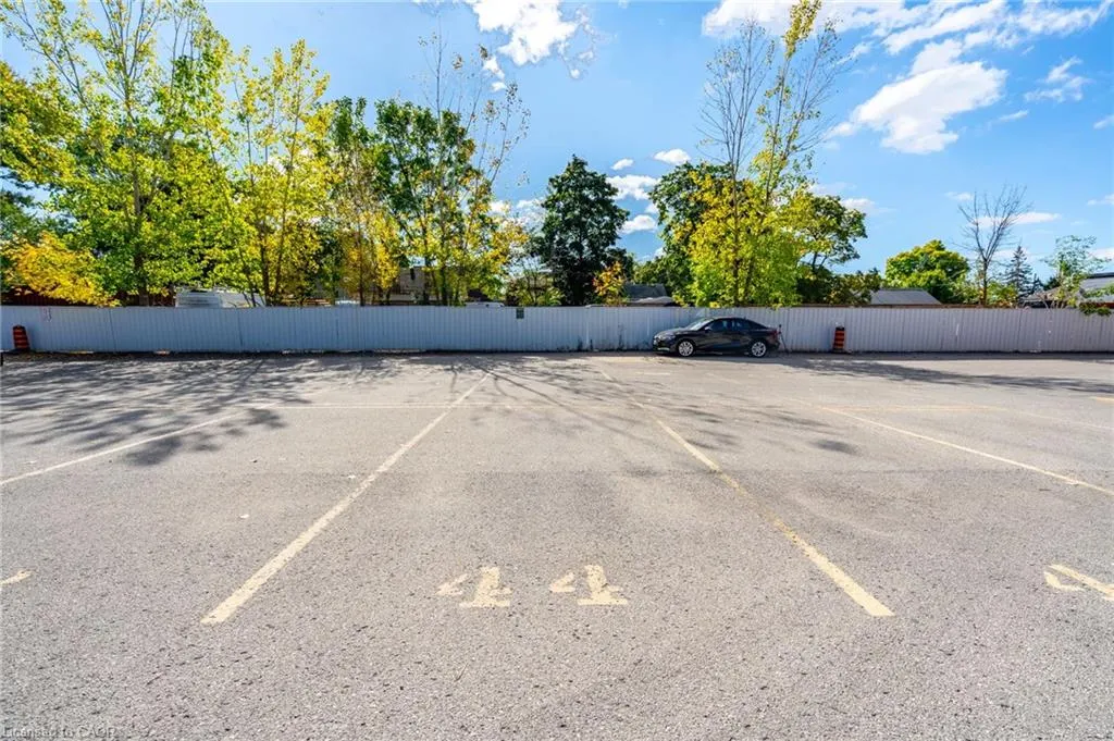 264 Oakdale Avenue #102