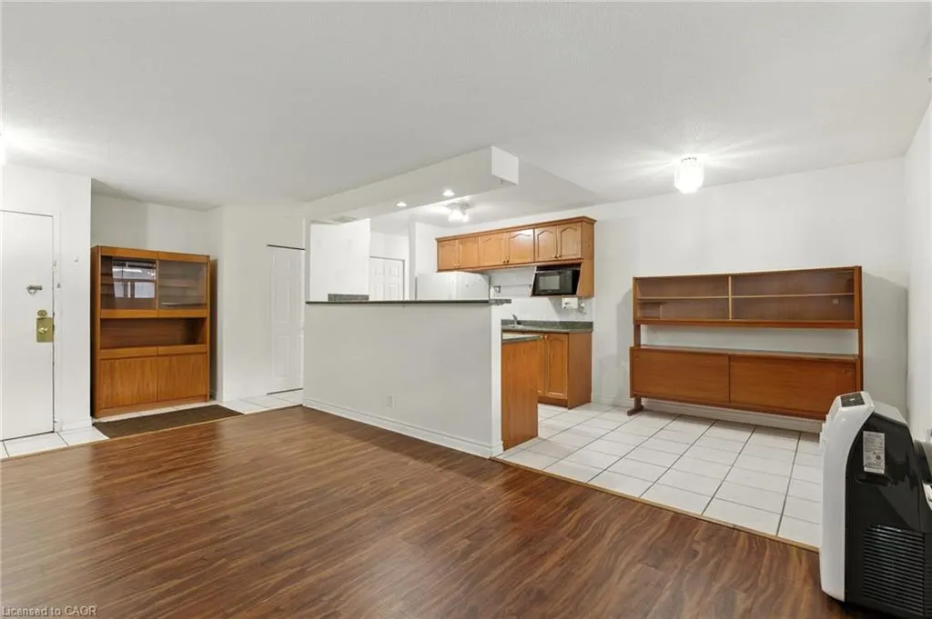 264 Oakdale Avenue #102