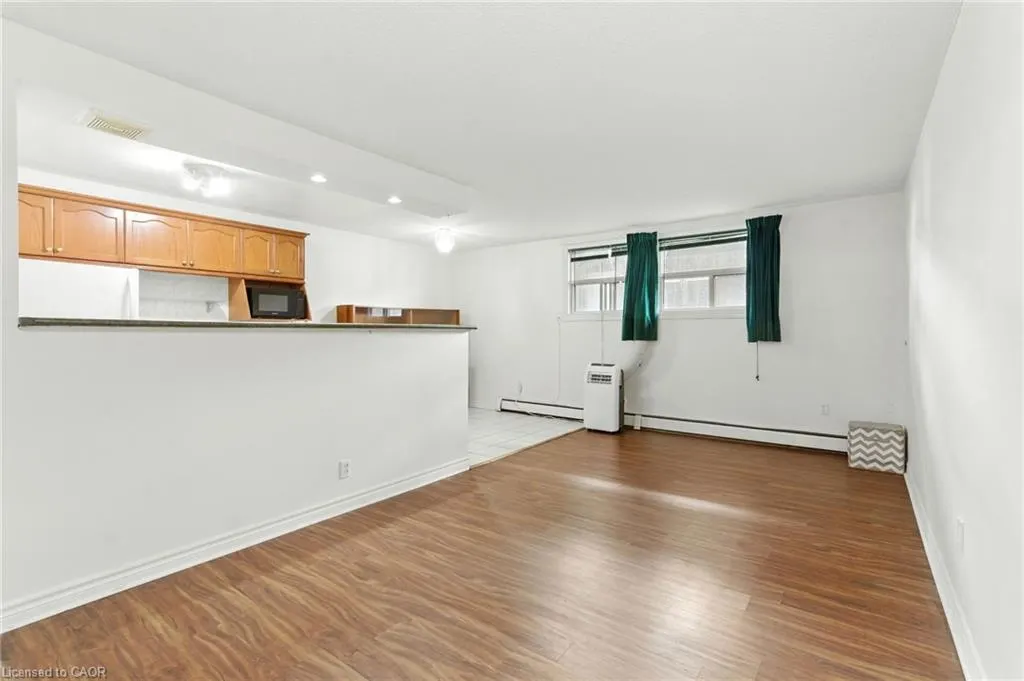 264 Oakdale Avenue #102