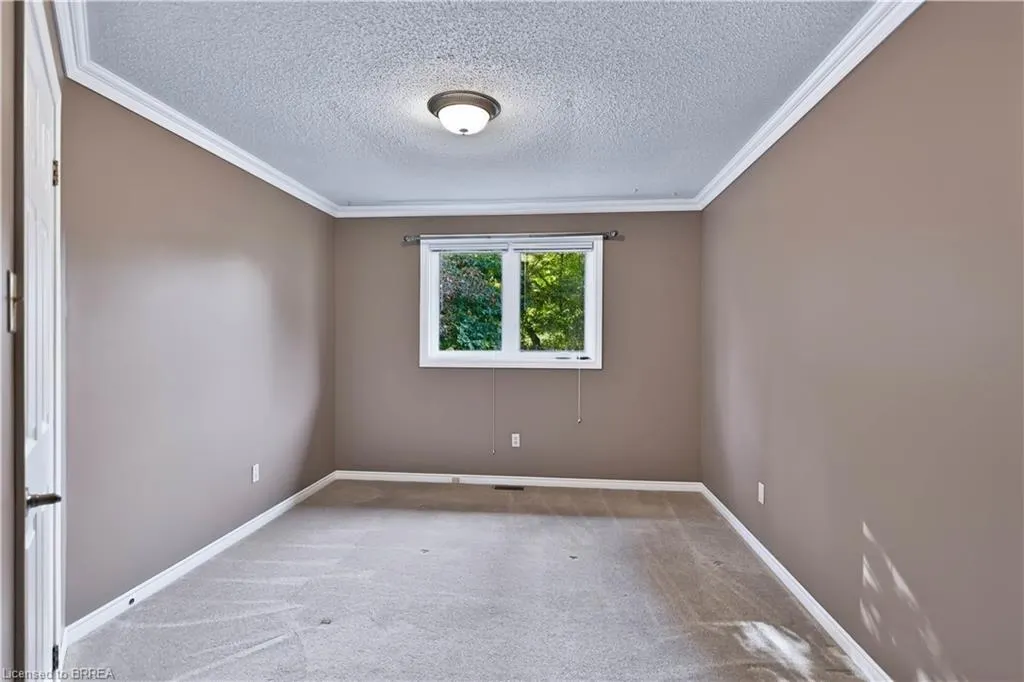 7 Charlton Drive