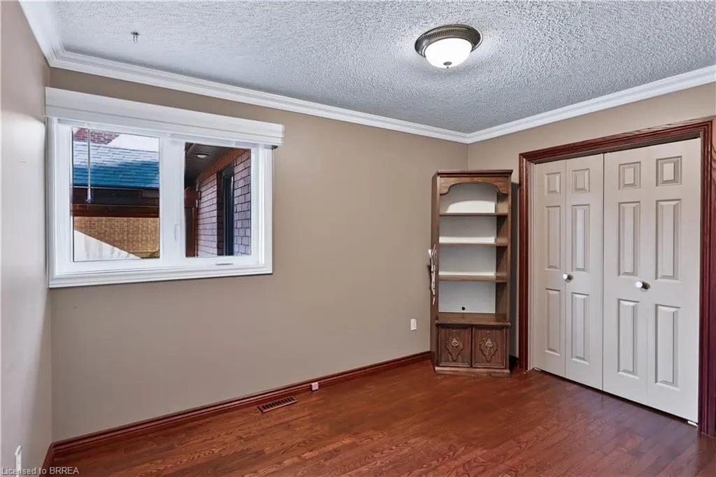 7 Charlton Drive
