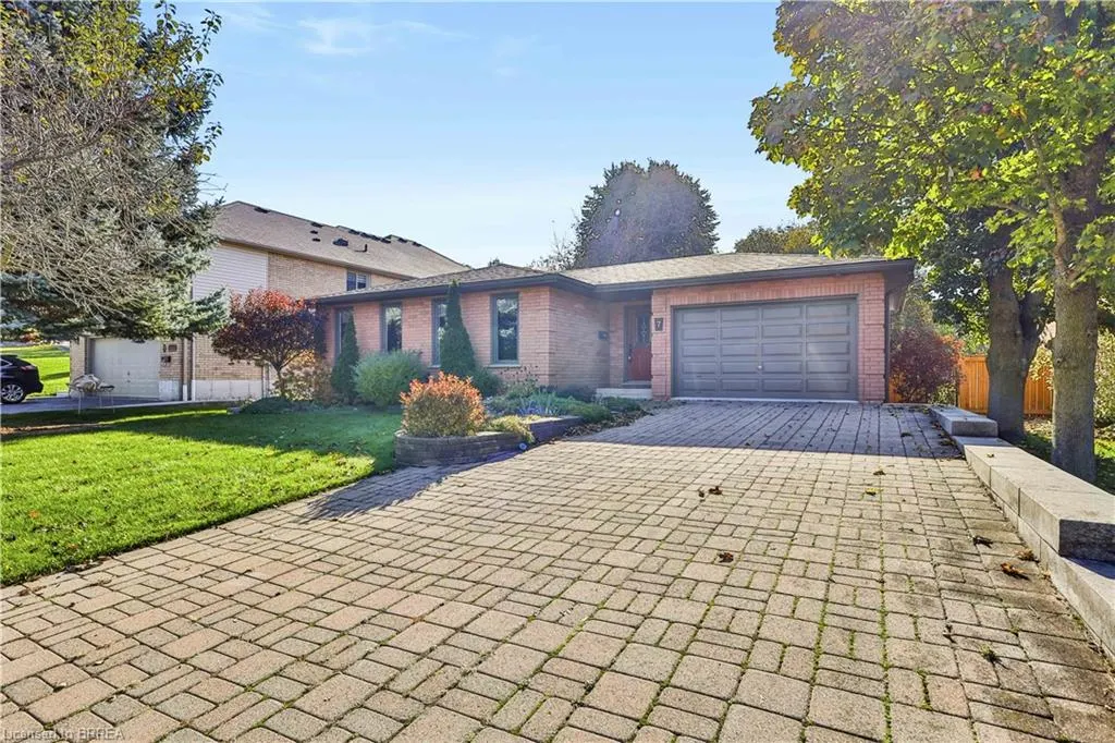 7 Charlton Drive