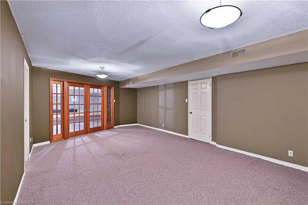 7 Charlton Drive