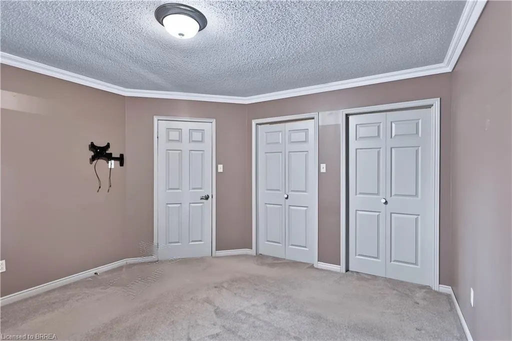 7 Charlton Drive