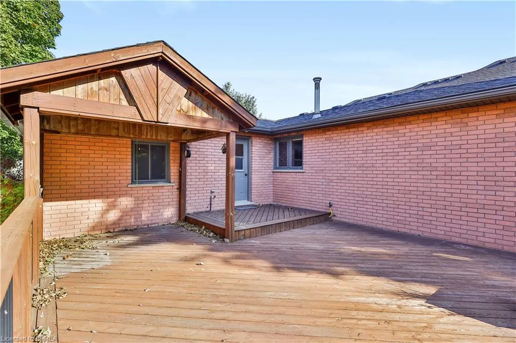 7 Charlton Drive