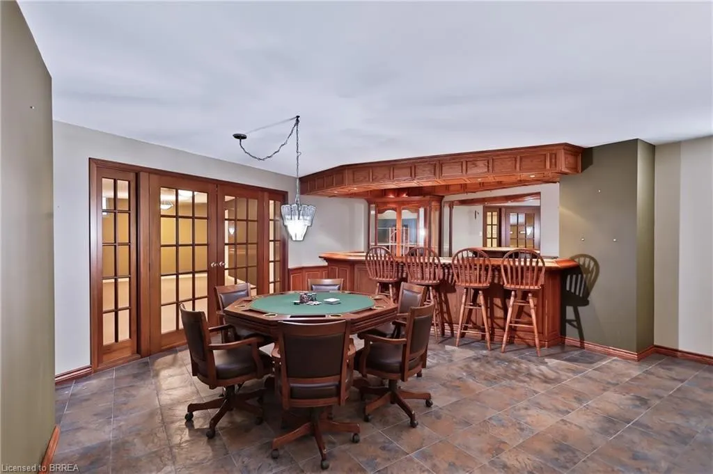 7 Charlton Drive