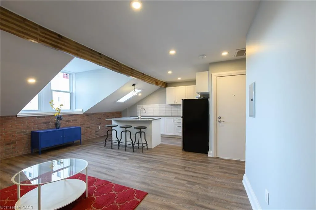 148 James Street S