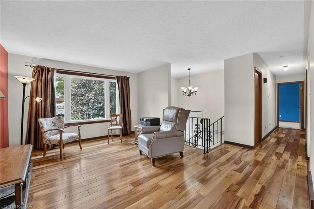 5 Brooks Circle