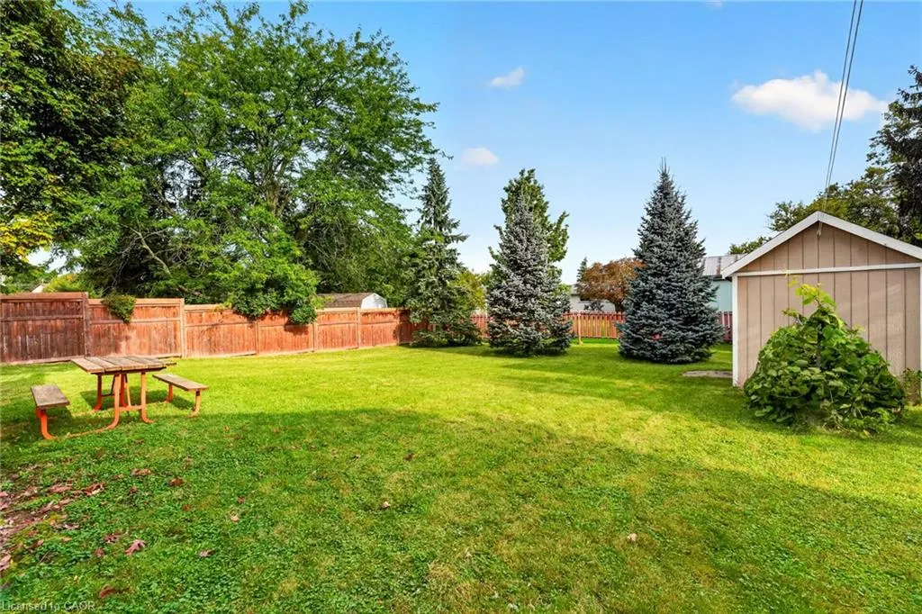 5 Brooks Circle