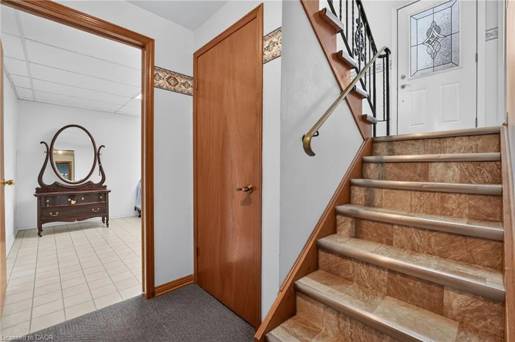 5 Brooks Circle