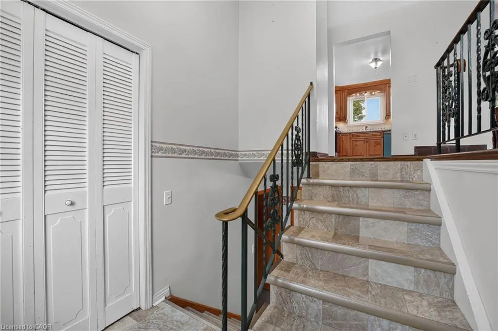 5 Brooks Circle