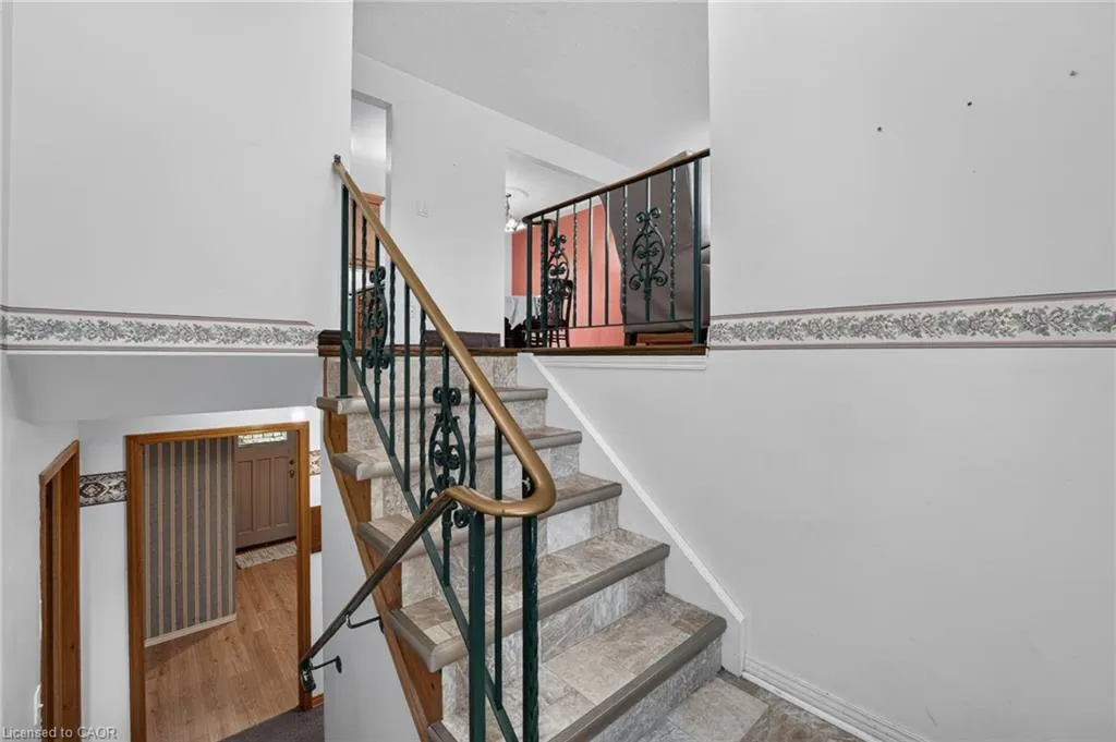 5 Brooks Circle
