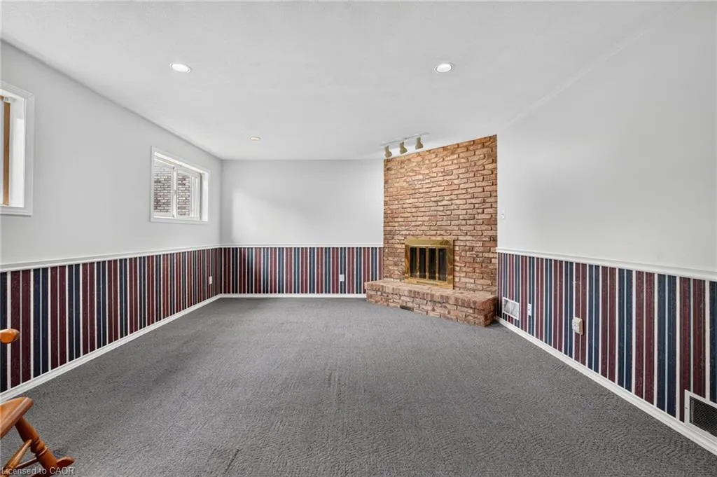 5 Brooks Circle