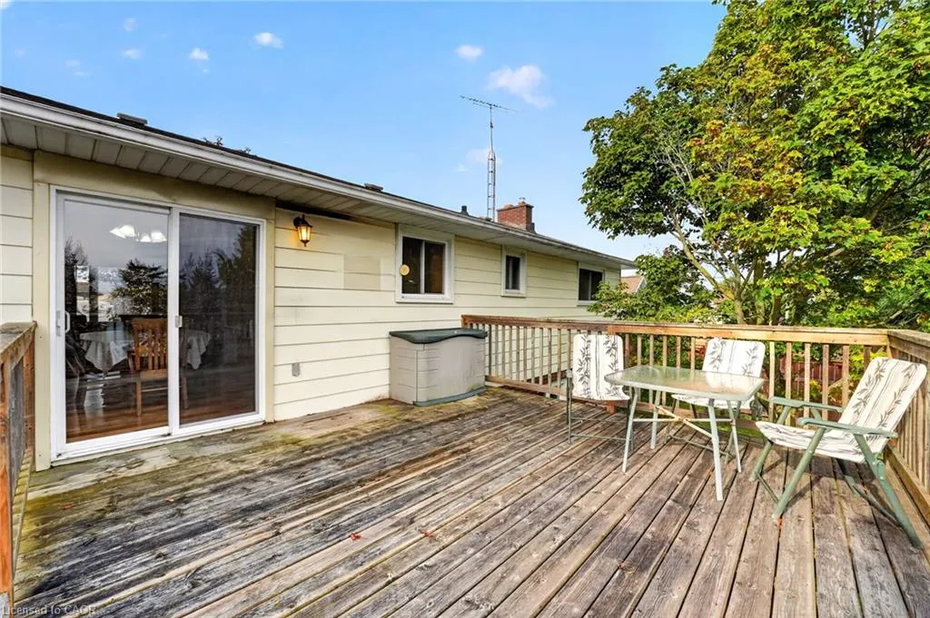 5 Brooks Circle
