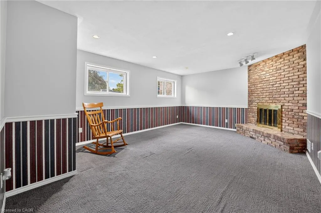 5 Brooks Circle