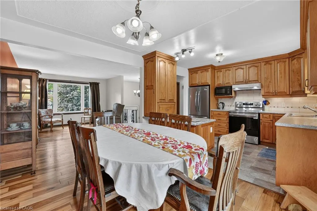 5 Brooks Circle