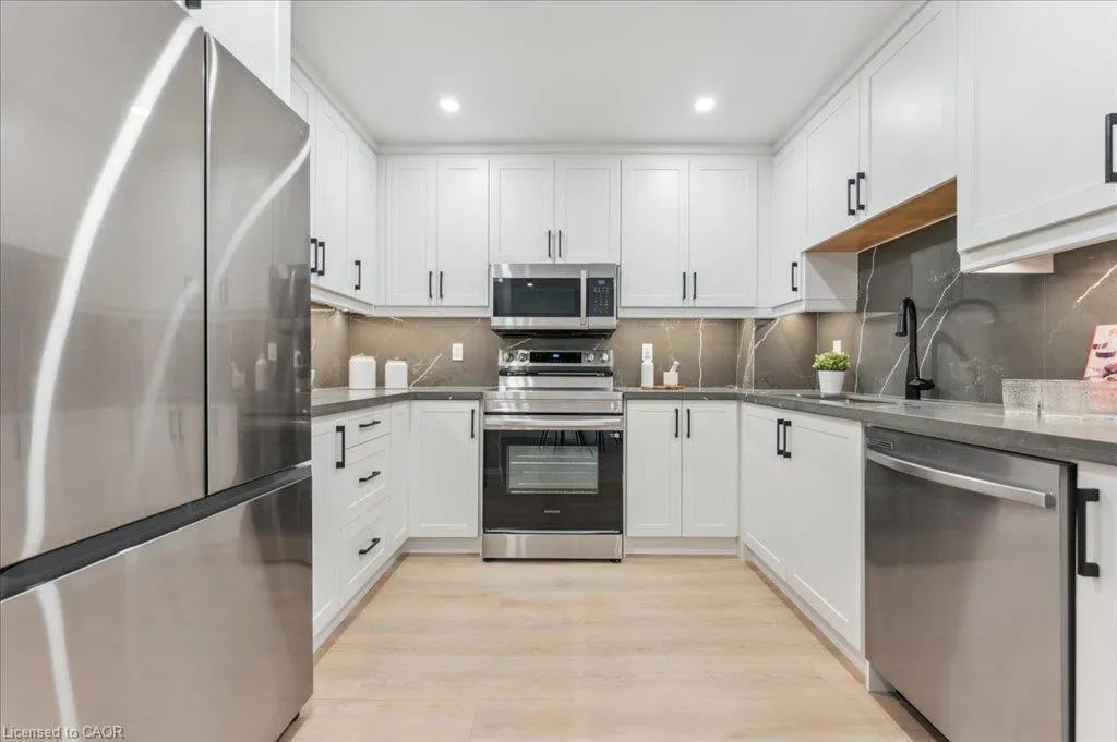 25 Valleyview Road #17