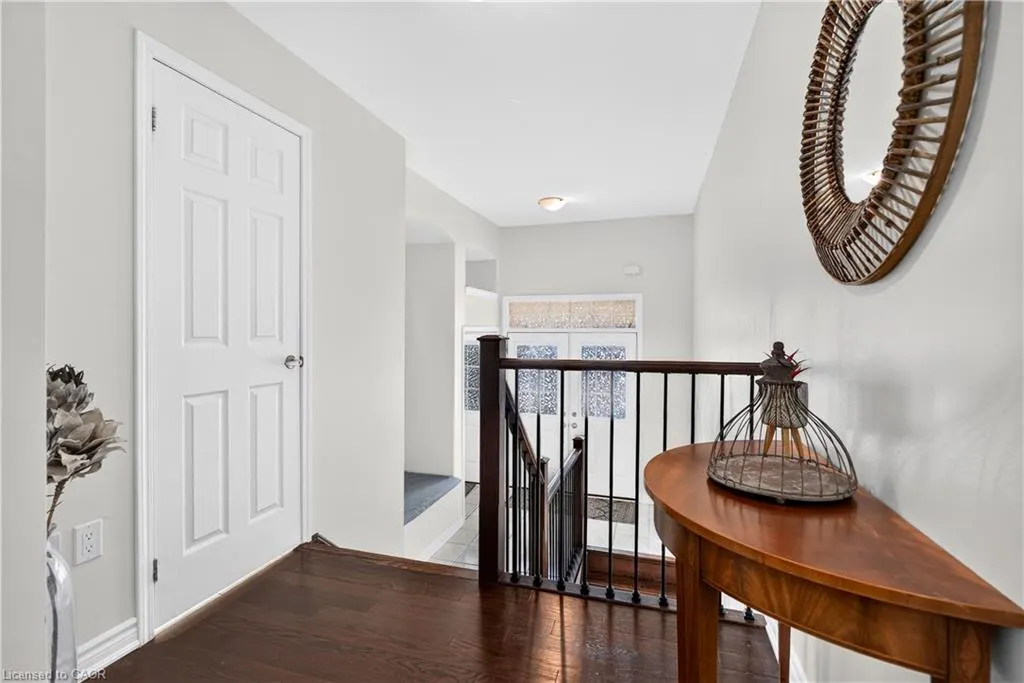 7 Pickett Place