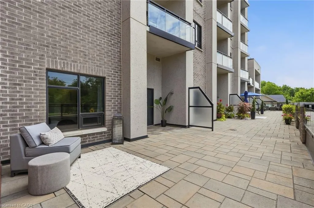 30 Hamilton Street S #101