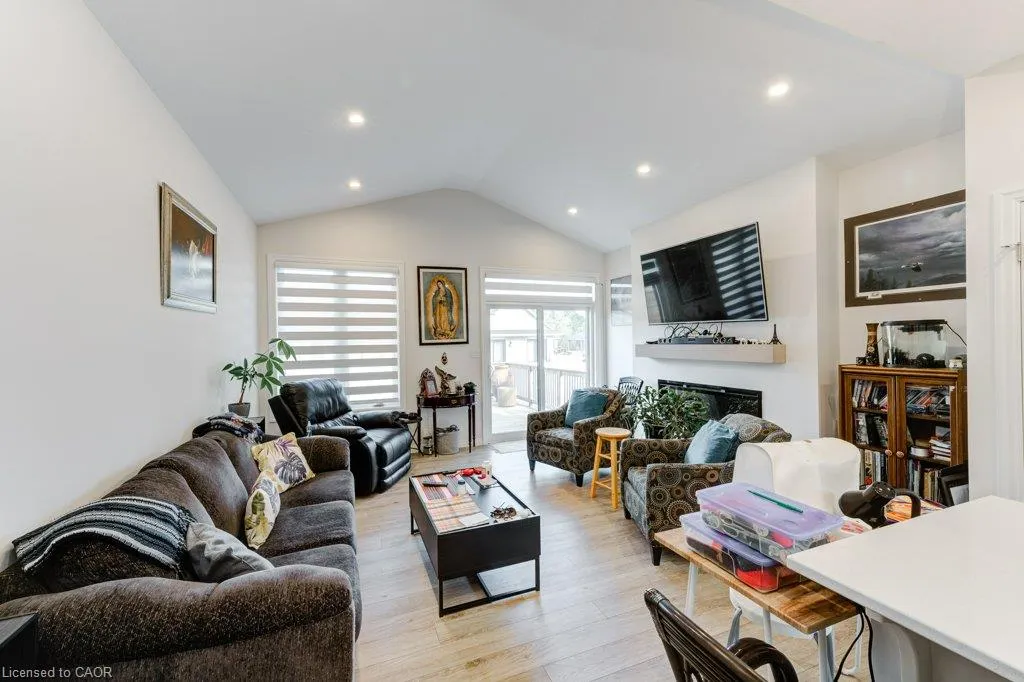 102 Livingston Drive
