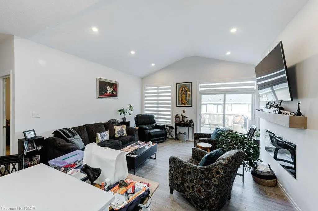 102 Livingston Drive