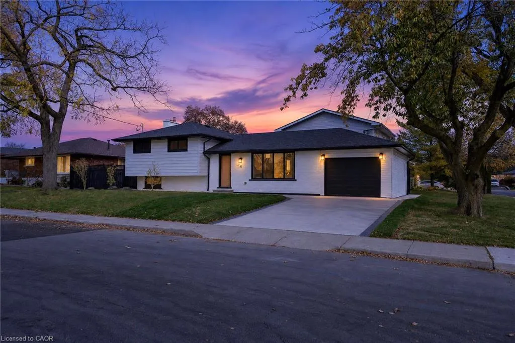 4 Bermuda Court