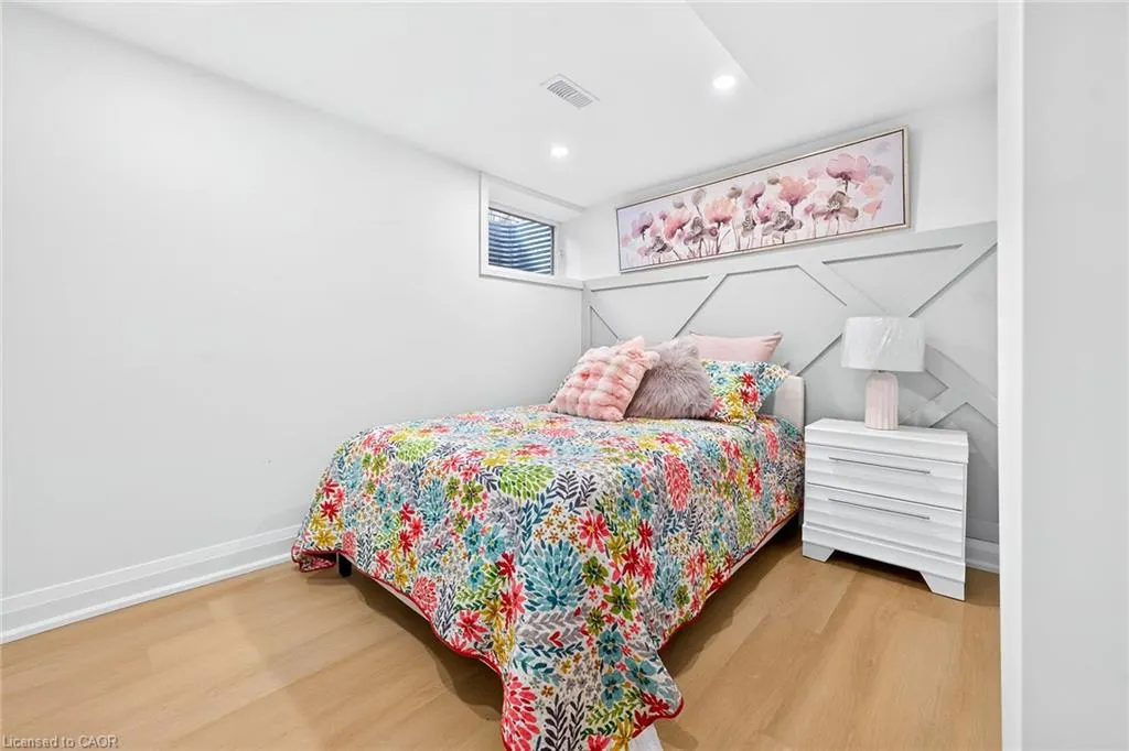 4 Bermuda Court