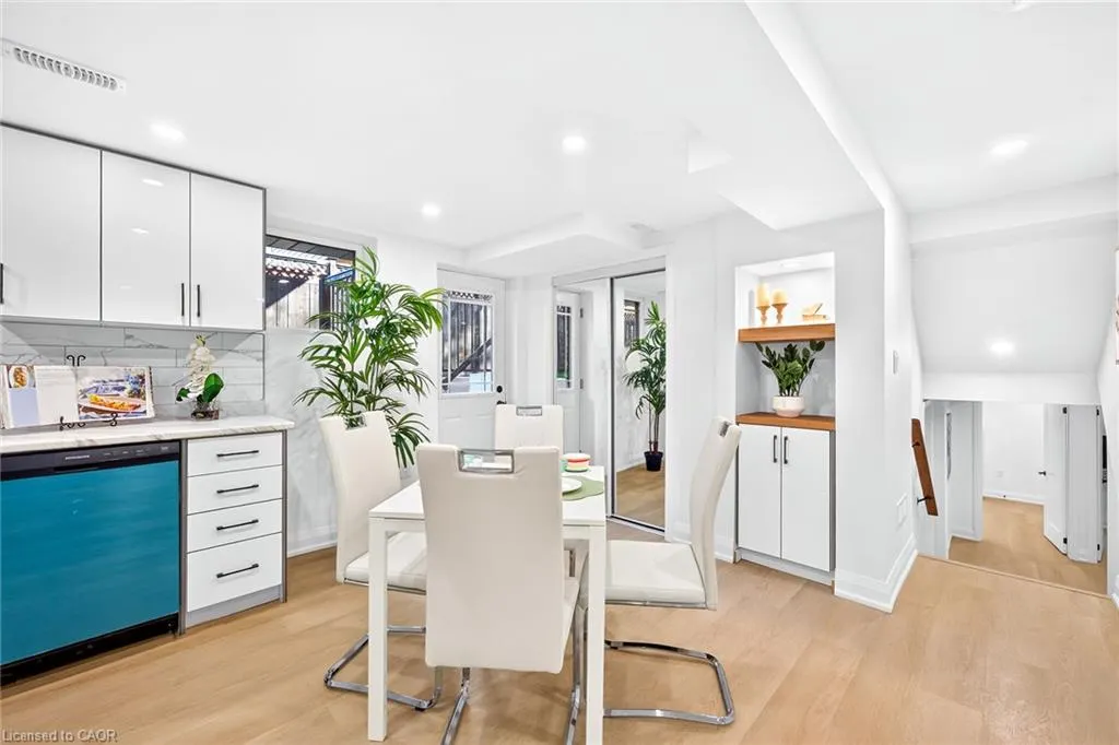 4 Bermuda Court