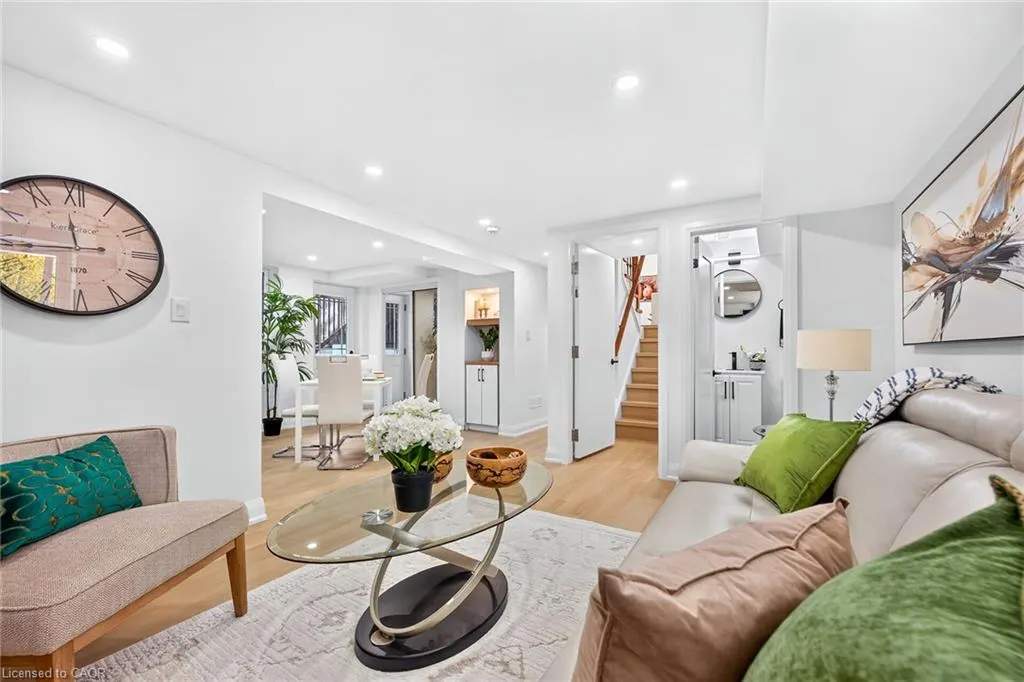 4 Bermuda Court