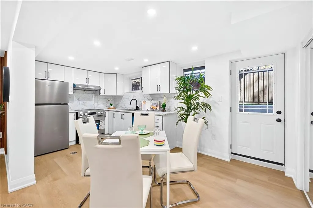 4 Bermuda Court