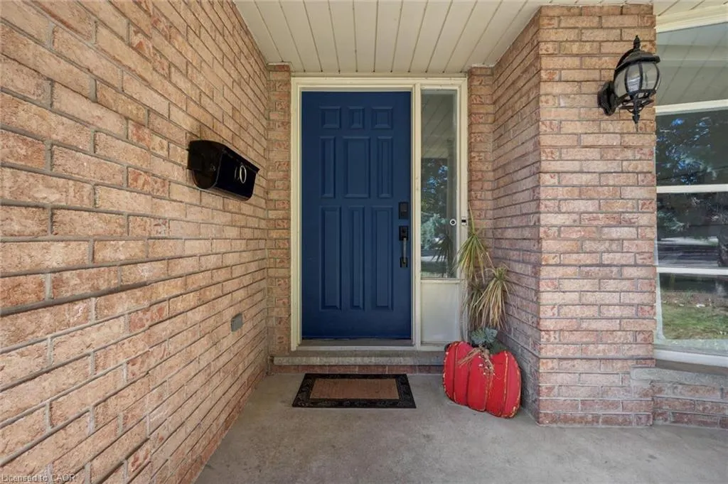 51 Cayley Court