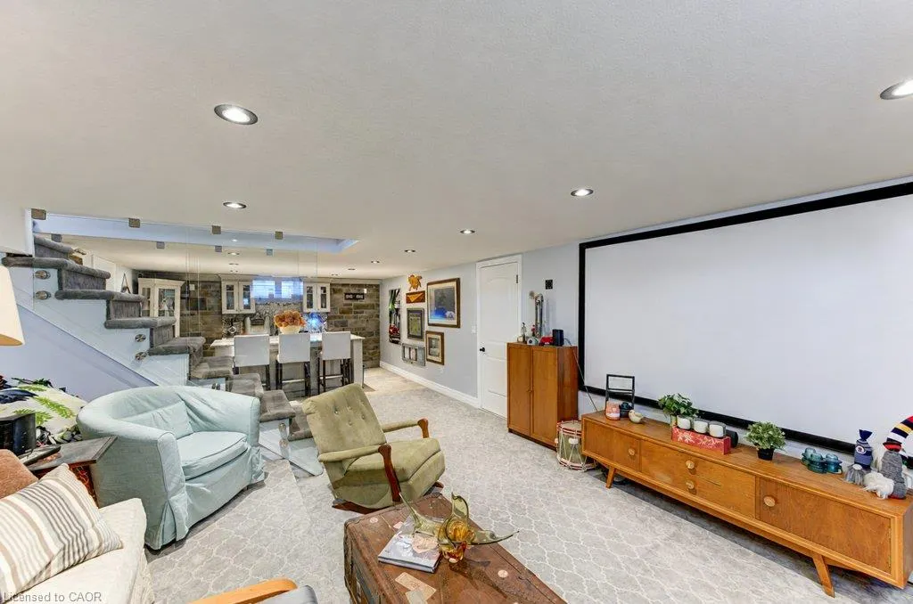 1529 Nafziger Road
