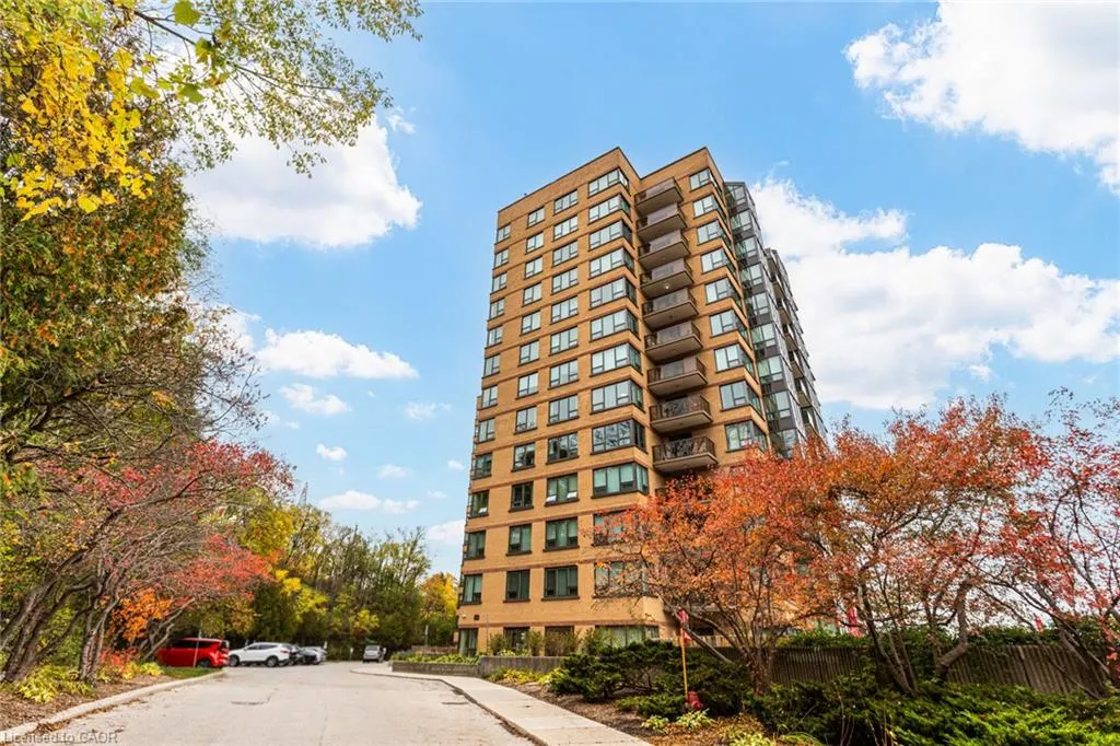 237 King Street W #909